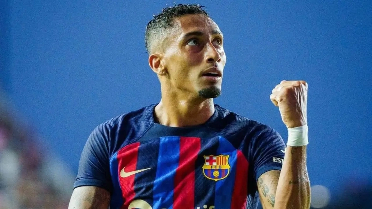 رافينيا يغلق باب الرحيل ويتمسك ببرشلونة رغم إغراءات الدوري السعودي